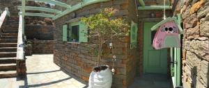 Otzias green cottage Kea Greece