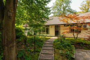 Luxe 12-persoons Groepsvilla – Gelijkvloers met Tuin & Loungeset