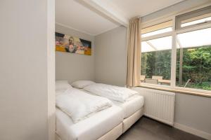 Luxe 12-persoons Groepsvilla – Gelijkvloers met Tuin & Loungeset