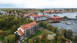 Lake Park Residence, Sun & Snow