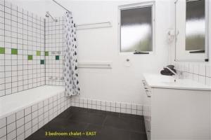 Sea Breeze East Chalet Yallingup