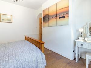 2 Bed in Tenby FB025