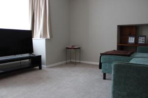 Luxe Entire 3 Bed Home - LHR 15 mins - London City 35 mins