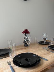 Luxe Entire 3 Bed Home - LHR 15 mins - London City 35 mins