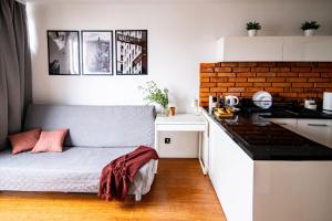 City Center Modern flat with Skyline View -15th floor