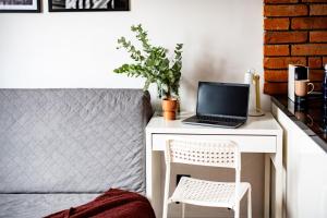 City Center Modern flat with Skyline View -15th floor