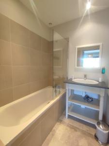 Villa Élegancia - Piscine privé - Wifi - 18