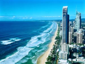 Surfers Paradise Skyline 3BR Free CP Ocean View Apartment