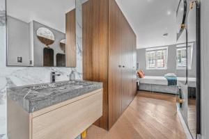 The Penthouse Pause - Soho - by Frankie Says