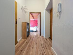 Rynek Wrocław Apartment with Mezzanine by BookingHost