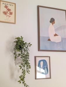 Rynek Wrocław Apartment with Mezzanine by BookingHost