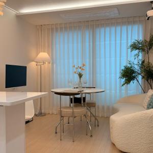 Hongdae YUN HEALING STAY