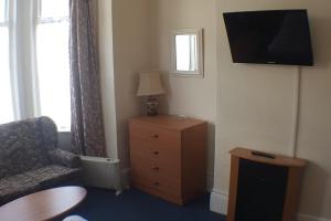 Glen Villa 1 Sleeps 4 Near Beach