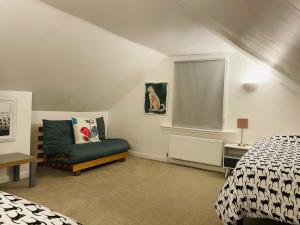 Stylish & Spacious 2 Storey, 3 Bed Apartment