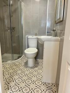 Stylish & Spacious 2 Storey, 3 Bed Apartment