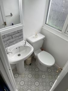 Stylish & Spacious 2 Storey, 3 Bed Apartment