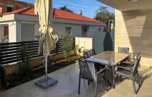 Cozy Home In Privlaka With Wifi