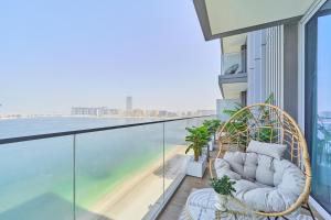 Luxury 2BR Beach Isle With Palm Views and Beach Access