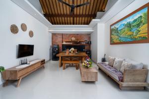 Honeymoon Villa Aisha in The Heart of Legian