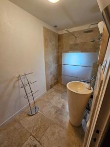 Gîte de caractère tout confort "Au Clos des Ammonites chez Ange&Sébastien "