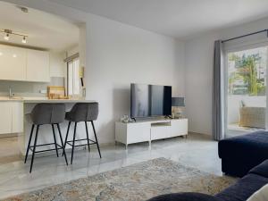 Ivy Residence 4 Nueva Andalucia Pool