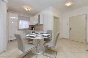 Apartments Medulin 396