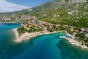 Apartments Ivni