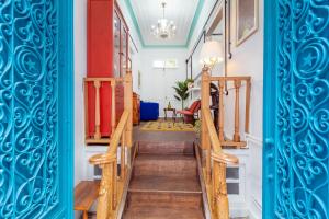 9 Person Garden Home 5min to Clock Tower