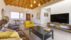 Sunshine The View Heated Pool Air-Con Adult only