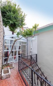 9 Person Garden Home 5min to Clock Tower