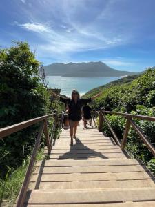 Apartamento aconchegante vista mar e piscina em cond de Arraial do Cabo