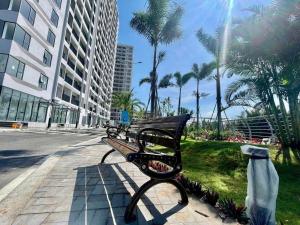 Phòng ngủ có ban công thoáng mát tại Thủ Đức