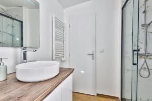 Marseille under the Sun with Terrace & Air Con near Old Port