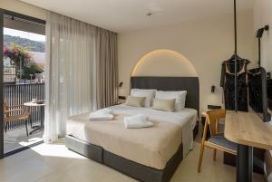 Karteris Luxury Suites