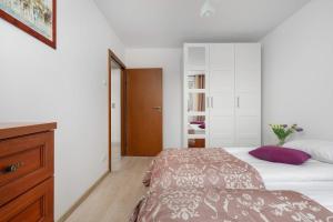 Cosy Apartment in Wrocław with Balcony Ideal for Relaxation by Noclegi Renters