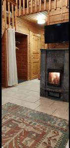 Levi Chalet de Cherry