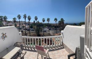 Oasis San Eugenio 1-bedroom Apartment with Ocean View, Large Terrace and Pool, Full Kitchen