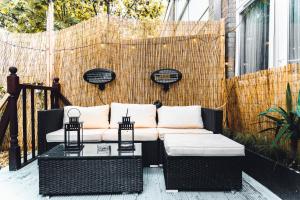 TranquilHaus! 3BR Retreat with Spa Saunas, Hot Tub & Garden Cinema