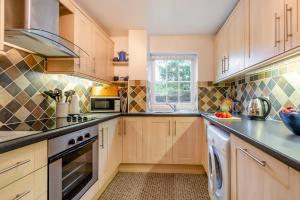 2 Bed in Broad Haven oc-h33632