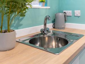 Hilltop Apartment 4 - Uk50596