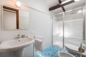 Luxury Sea Front Penthouse - B Home