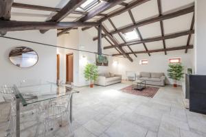 Luxury Sea Front Penthouse - B Home