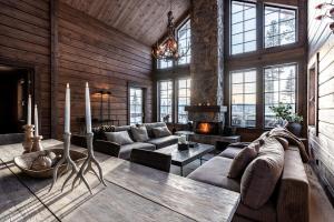 Vargen Fjällstuga med bastu och brasa i Idre