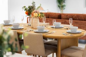 The Scarborough Mirage - Modern elegant home - Heated Pool - Games room - 4BR