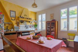 Paris Marais Keller residence