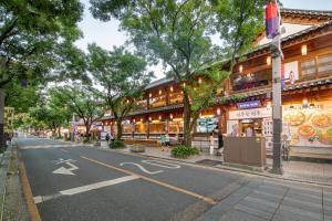 Jeonju Hanok Village,2 Rooms,Private house,Jeonju Station 12 minutesn each room,Jeonju Station 12 minutes