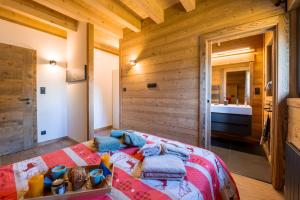 Chalet paisible 3 étoiles Sauna, Cheminée, Terrasse Sud, Vue montagne, Bois & Pierre authentique et confort moderne