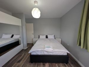 Apartament spatios, mobilat si utilat complet