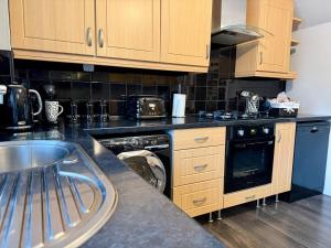 Stylish 3-Bed Family Pet-Friendly Home with Garden