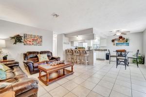 Blissful Beach Retreat BC